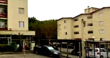Apartamento 2 dormitórios com 1 vaga em Jardim Santa Cruz