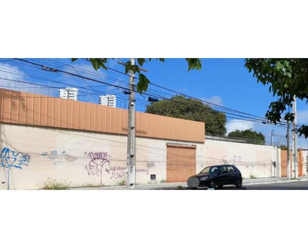 Terreno Comercial 9.840m² com 1.794m² Construídos -