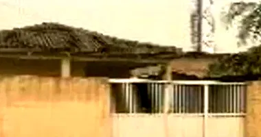 Casa com 120m² construída em terreno de 250m², imóvel ocupado