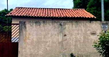 Casa padrão 3 quartos, 1 banheiro, 1 vaga, 55 m² construída, ocupada