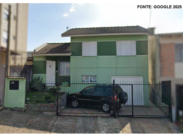Casa com 2 quartos, 1 banheiro, 98,24m² construída, terreno 223,67m², ocupada