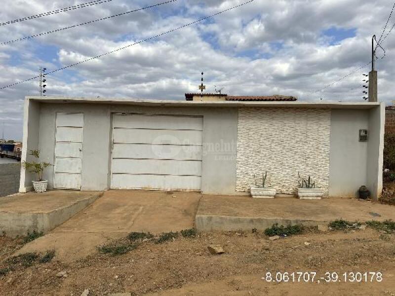 Casa em Loteamento Novo Salgueiro com 2 Quartos e 1 Banheiro