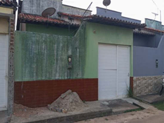 Casa com 2 quartos, 74,26m² construídos, ocupada