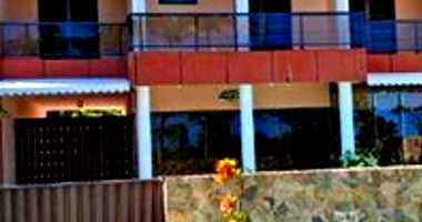 Residência 2 pavimentos, 4 quartos, 3 banheiros, 360m² terreno