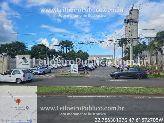 Apartamento 2 quartos, 1 banheiro, 2 vagas, 160m² total