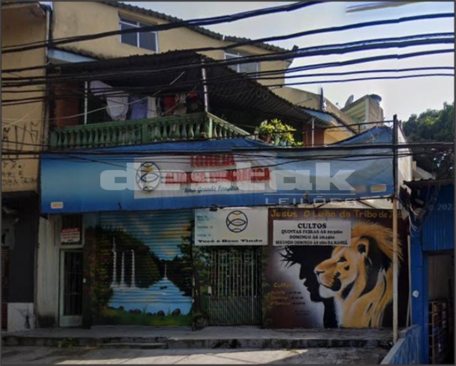 Casa com Salão Comercial - 772m² -