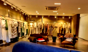 Prédio Comercial com 3 pavimentos, 4 quartos, 2 suítes, garagem 4 vagas