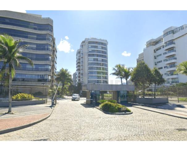 Apartamento com 3 vagas na Barra da Tijuca - RJ