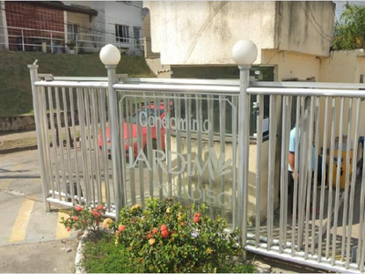 Casa com 2 quartos e vaga de garagem em Nova Iguaçu