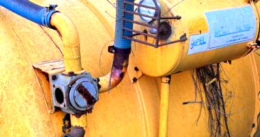 Distribuidor de Adubo Orgânico - Lote 017