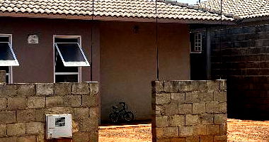 Casa com 2 Quartos e Área de Serviço em Araguaina