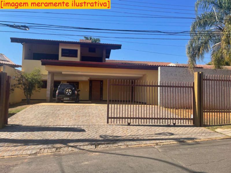 Terreno com casa de 2 pavimentos, 4 suítes, piscina e garagem para 3 carros