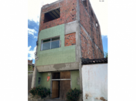 Casa de 3 pavimentos, 47,74m², desocupada, em Valente/BA