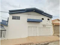 Casa em Leilão com 728m² de Terreno e 657m² Construída