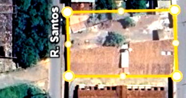 Terreno amplo com 1040m² e edificação depredada