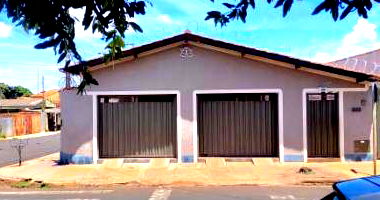 Casa aconchegante com 213m² construídos, ocupada, perfeita para reformas