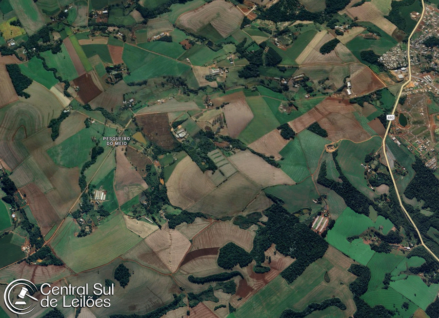 Terreno amplo com 6 galpões e prédio de escritórios, área total 141.293m²