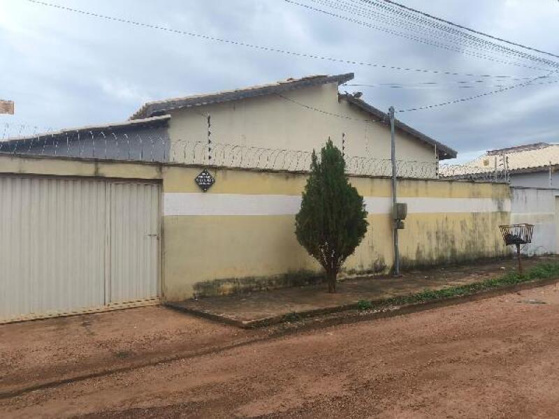 Casa com 70m² de área privativa, 0 quartos, 0 banheiros, vaga não informada