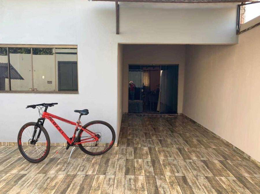 Casa com 3 quartos, 2 banheiros, 140m² construída, ocupada