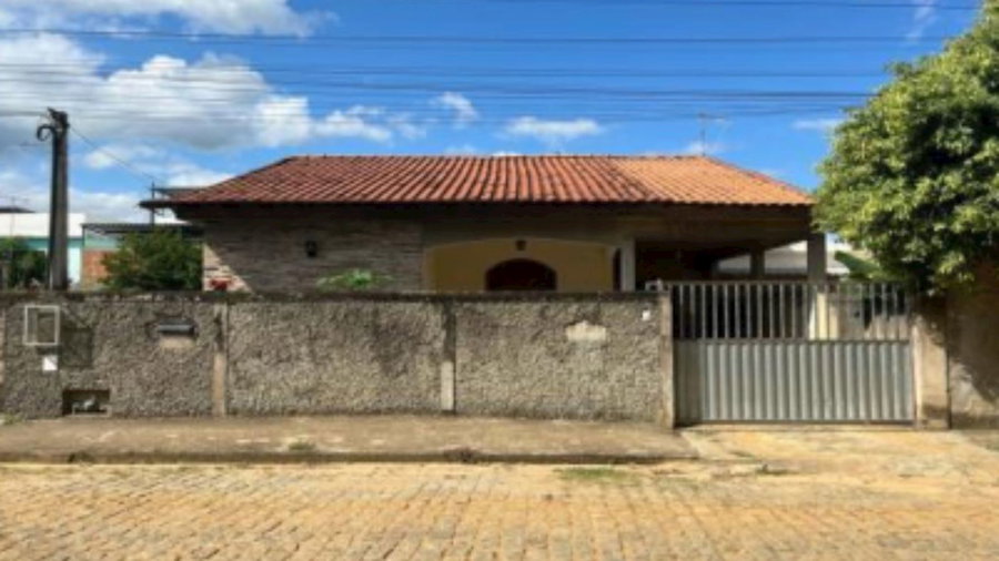 Casa residencial com 63,75 m², 2 quartos, ocupada