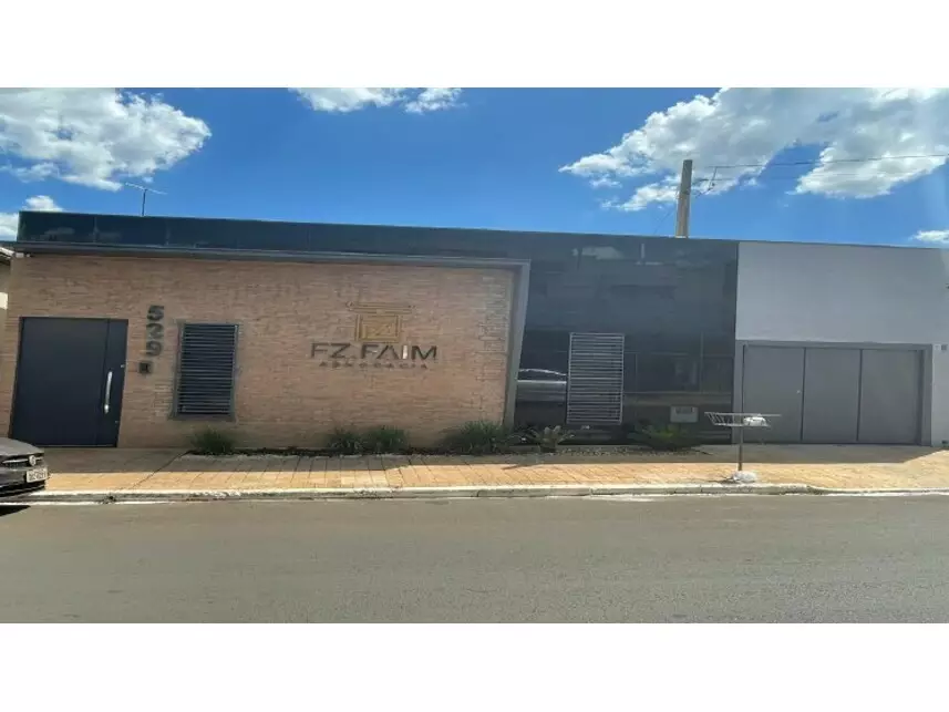 Casa com 432m² terreno e 213m² construída, imóvel ocupado
