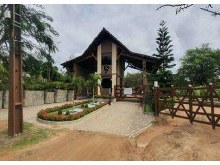 Casa espaçosa em condomínio com 1.062m² de terreno