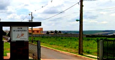 Lote de terras 1.157,639 m² em condomínio