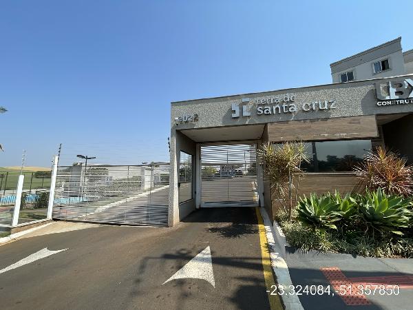 Apartamento com 2 Quartos e 1 Vaga em Jardim Caviúna