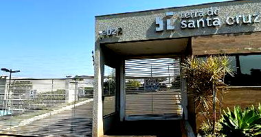 Apartamento com 2 Quartos e 1 Vaga em Jardim Caviúna