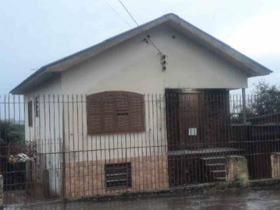 Casa Ocupada com Amplo Terreno em Viamão - RS