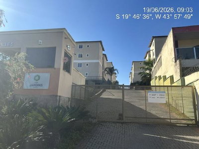 Apartamento com 2 Quartos e Vaga em Condomínio