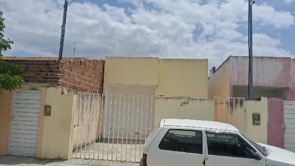 Casa com 2 quartos, 2 salas, área construída 58,3m², 1 vaga