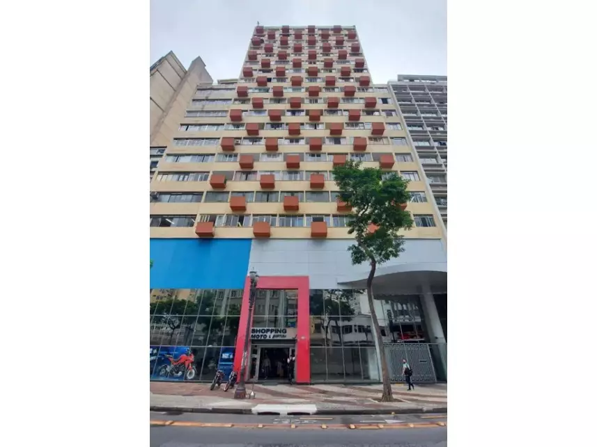 Sala Comercial com 73,98m² útil, ocupada, no Centro de São Paulo