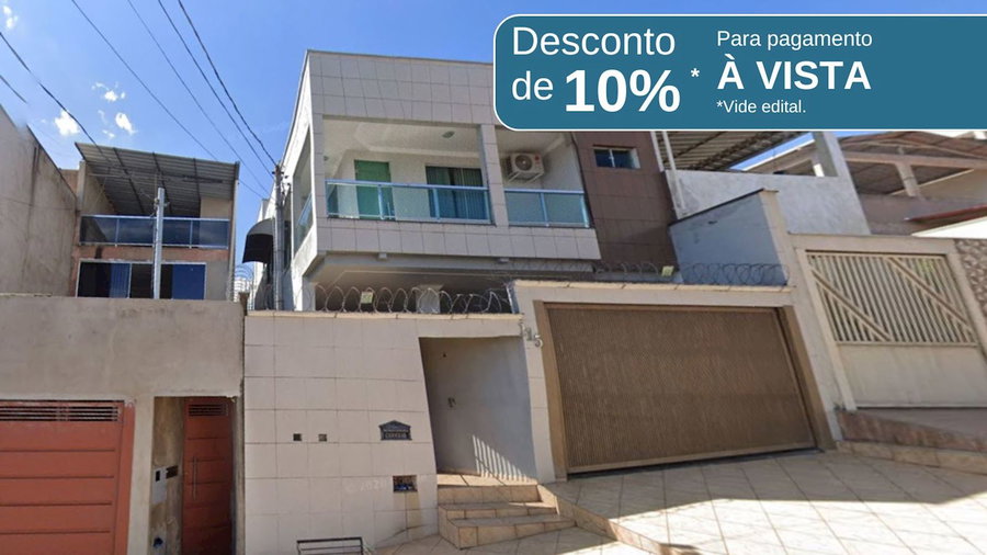 Casa com 3 quartos, 2 banheiros e garagem para 2 carros