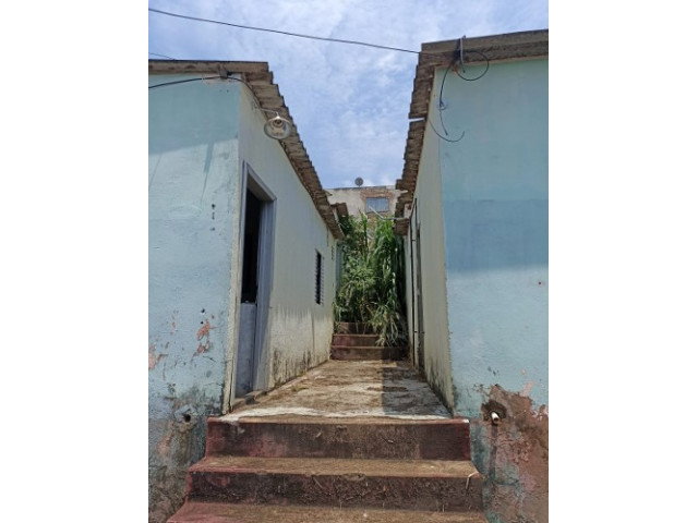 4 Edificações Residenciais em Terreno de 275m²