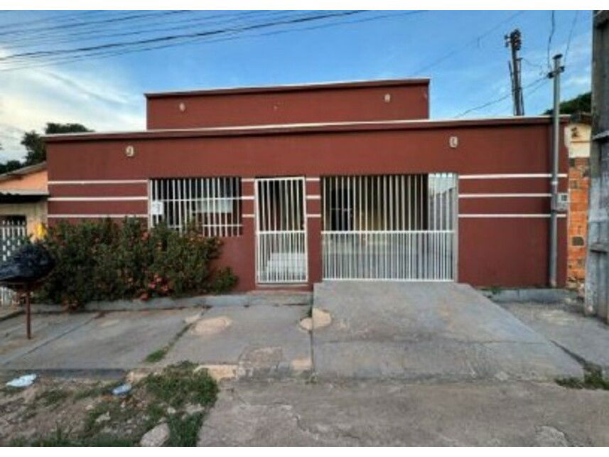 Casa Ocupada em Jardim dos Estados com 200m² de Terreno