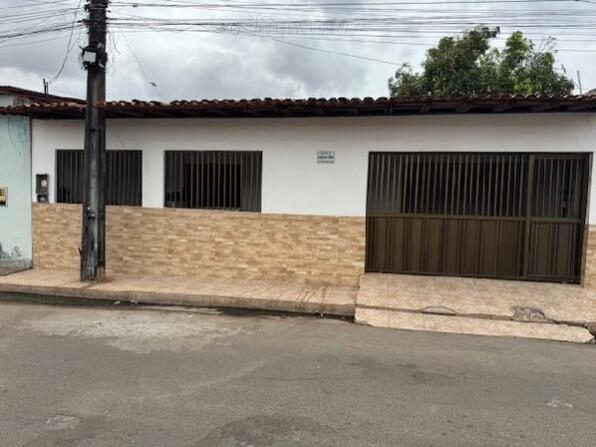 Casa com 2 quartos, 2 banheiros, 122m² área privativa e 1 vaga