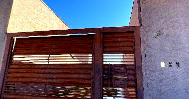 Casa com 2 Quartos e Garagem em Condomínio