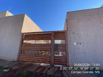 Casa com 2 Quartos e Garagem em Condomínio