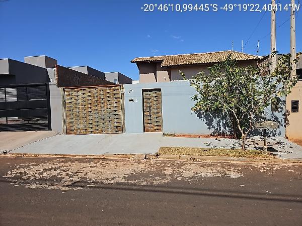 Casa com 2 quartos, 63m² privativos, terreno de 207,84m² e garagem em São José do Rio Preto