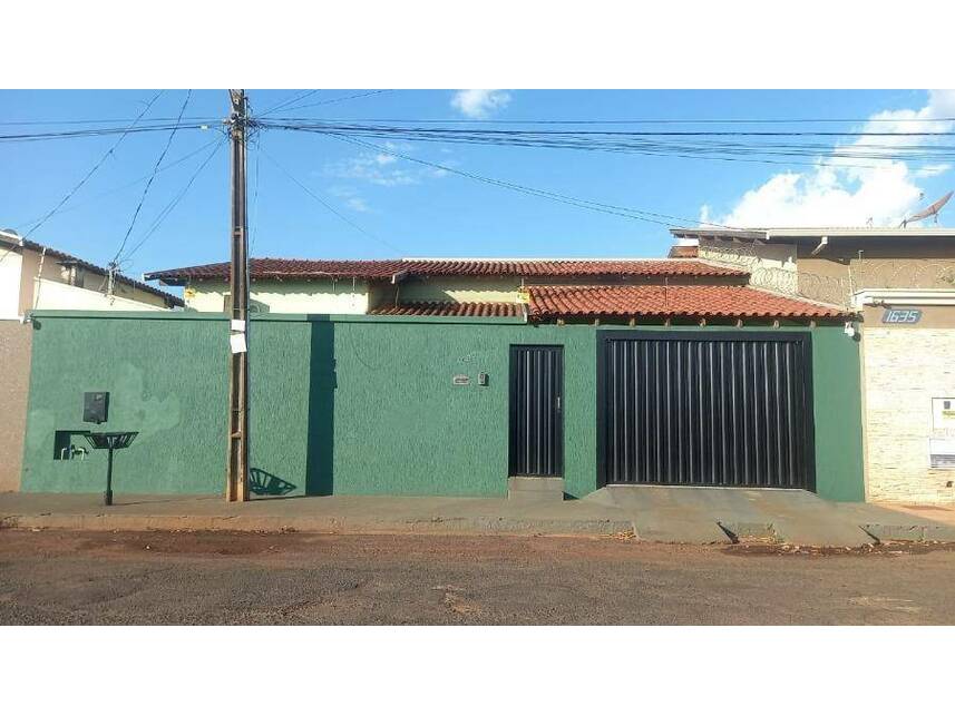 Casa com 1 vaga de garagem, 162m² de terreno e 125m² de área privativa