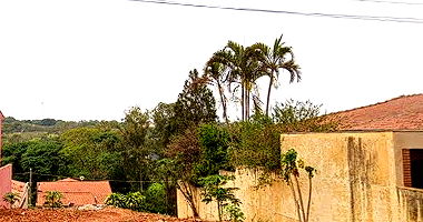 Terreno Retangular com Construção em Santa Cruz do Rio Pardo