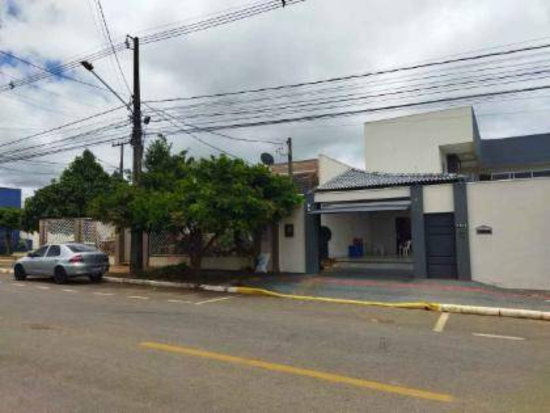 Casa com 4 quartos e 444,56 m² de área construída, ocupada