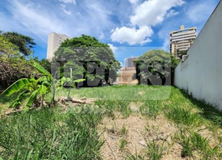 Terreno de 364,62m² em esquina, plano, infraestrutura completa