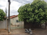 Casa com 34 m² em Lins - SP