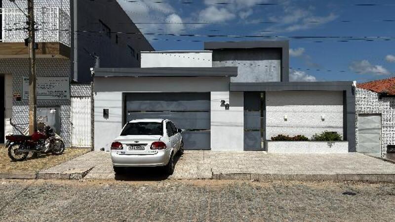 Casa em Parelhas/RN com 3 quartos e 2 banheiros