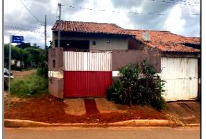 Casa com 2 Quartos e Varanda em Valparaíso de Goiás