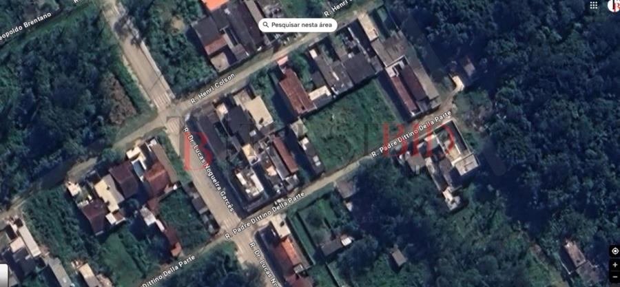 Casa com 2 vagas de garagem, 125m², desocupada