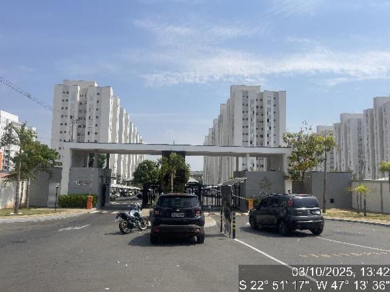 Apartamento com 2 quartos, 2 banheiros e 1 vaga de garagem