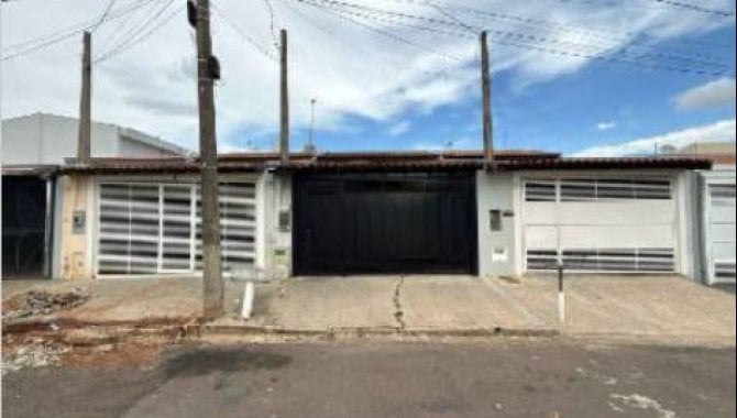 Casa com 2 quartos em Marília - SP